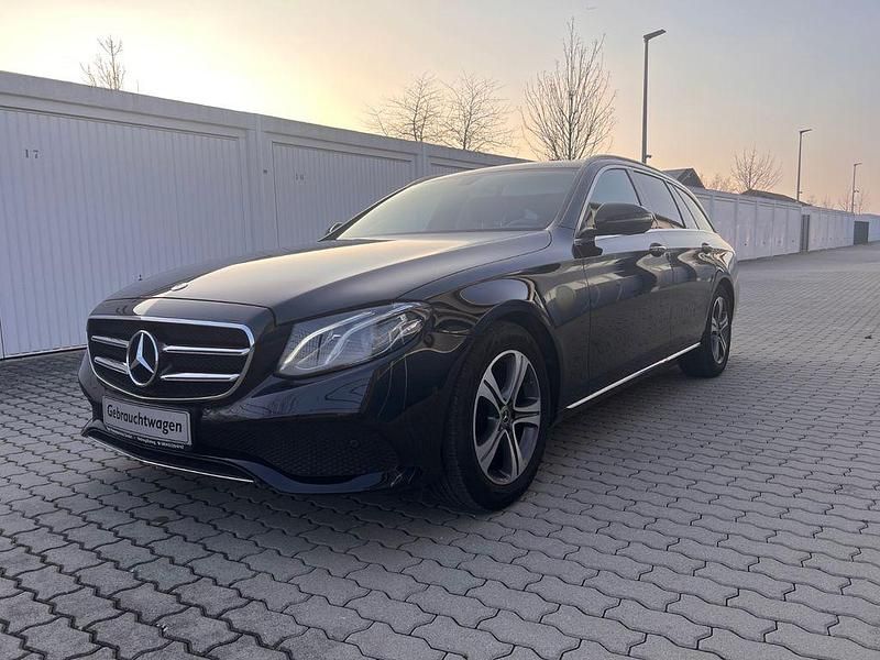 Gebraucht Mercedes E200 160 PS (117 kW) 2019 Schwarz Kombi
