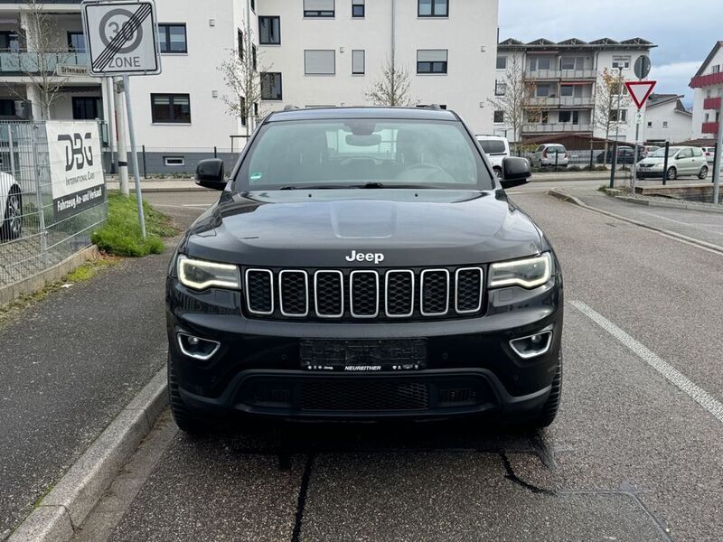 Schwarz Gebraucht 2018 Jeep Grand Cherokee Laredo SUV | 14.990 € (Superpreis) - Bild 1/4