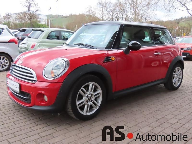 Gebraucht Mini Cooper Chili 122 PS (89 kW) 2011 Chili (solar) red Kleinwagen
