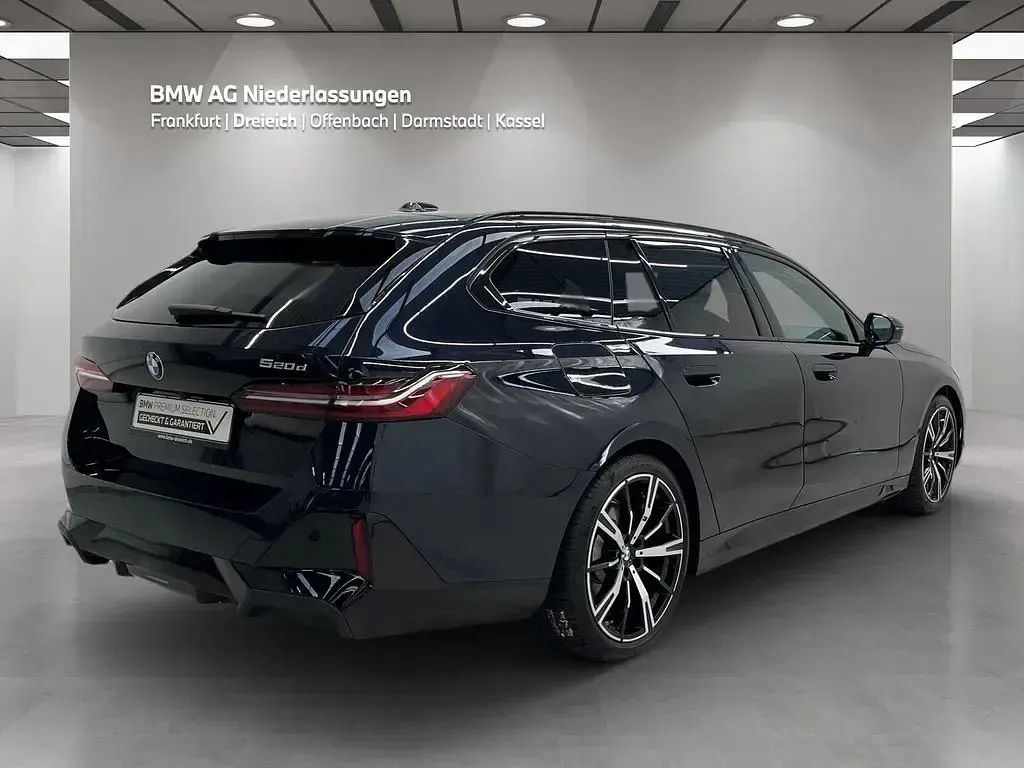 Gebraucht BMW 520 M Sport 197 PS (144 kW) 2025 Schwarz Limousine