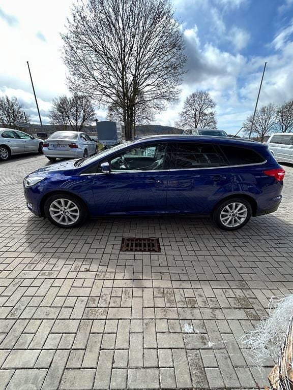 Second-hand Ford Focus Titanium 125 CP (91 kW) 2017 Albastru Berlinǎ