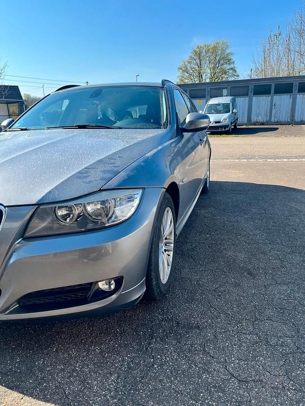 Second-hand BMW 318 143 CP (105 kW) 2010 Gri Break