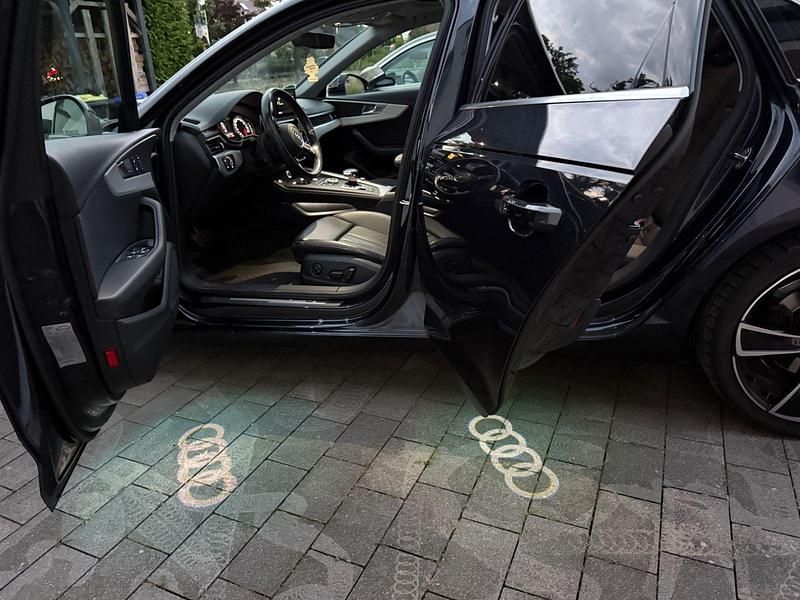 Gebraucht Audi A4 Sport 150 PS (110 kW) 2018 Blau Limousine