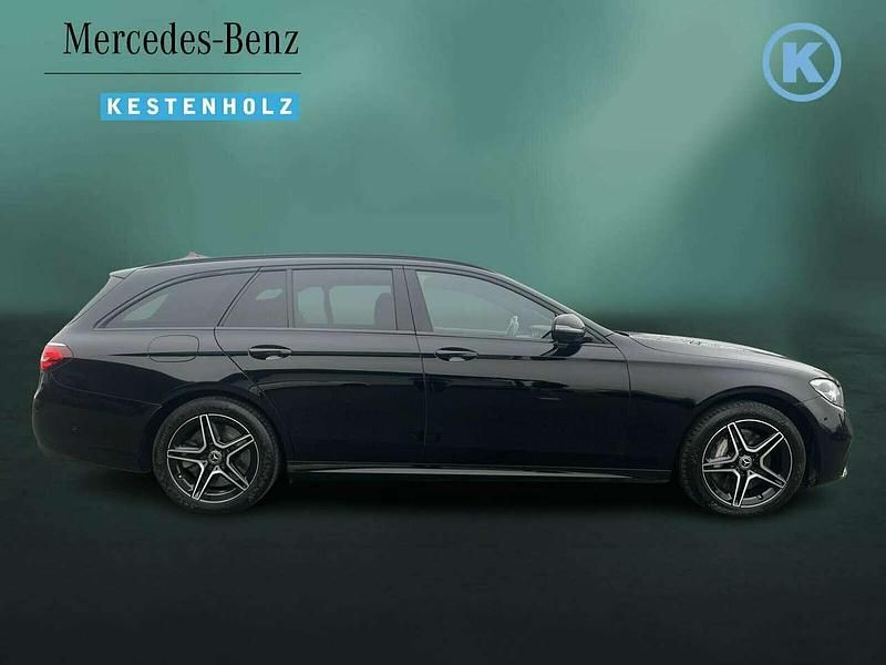 Gebraucht Mercedes E300 AMG 306 PS (225 kW) 2022 Unilack schwarz uni Kombi