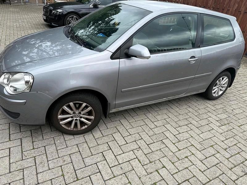 Grau Gebraucht 2009 VW Polo Kleinwagen | 1.500 € (Fairer Preis) - Bild 1/4