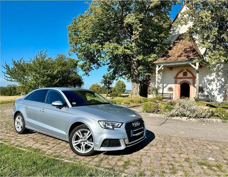 Silber Gebraucht 2017 Audi A3 Limousine | 16.500 € (Guter Preis) - Bild 1/4