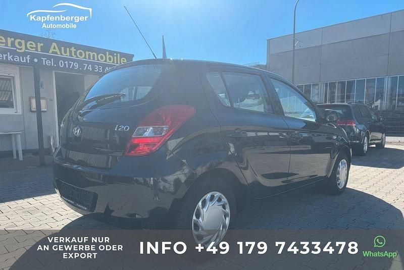 Gebraucht Hyundai i20 77 PS (56 kW) 2012 Schwarz Kleinwagen