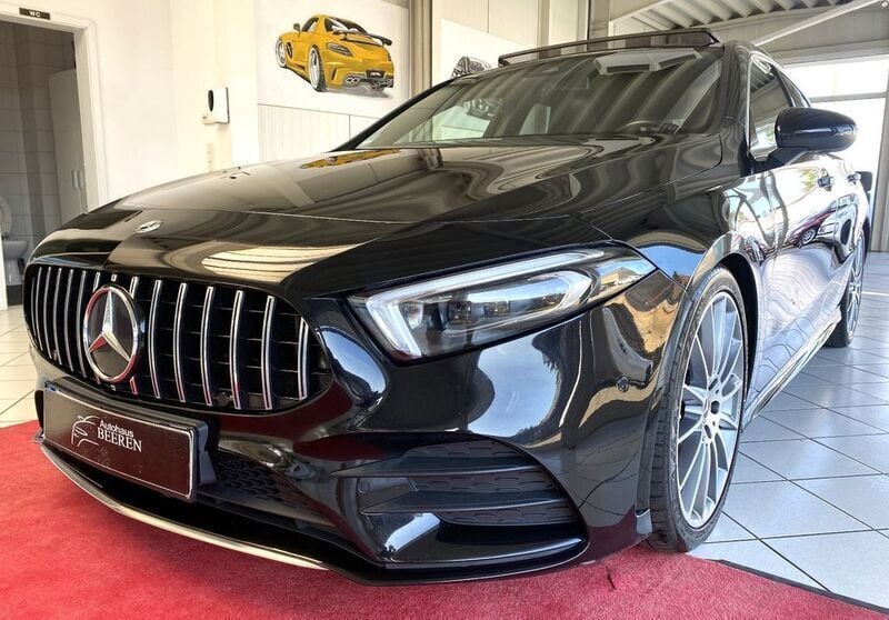 Schwarz Gebraucht 2019 Mercedes A45 AMG AMG line Limousine | 21.990 € - Bild 1/4