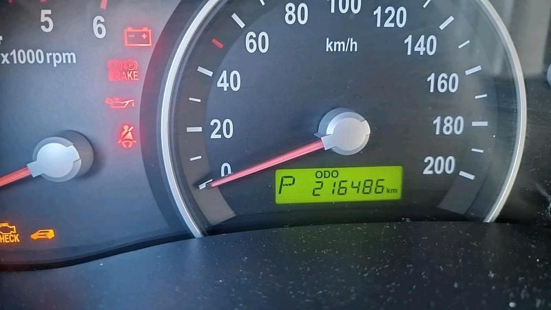 Gebraucht Kia Carnival 184 PS (135 kW) 2006 Rot Van / Kleinbus