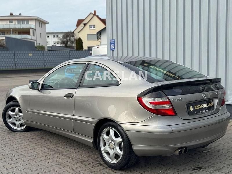 Gebraucht Mercedes C180 143 PS (105 kW) 2004 Silber Coupé