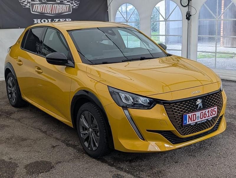 Gebraucht Peugeot e-208 100 kW (136 PS) 2023 Gelb Kleinwagen