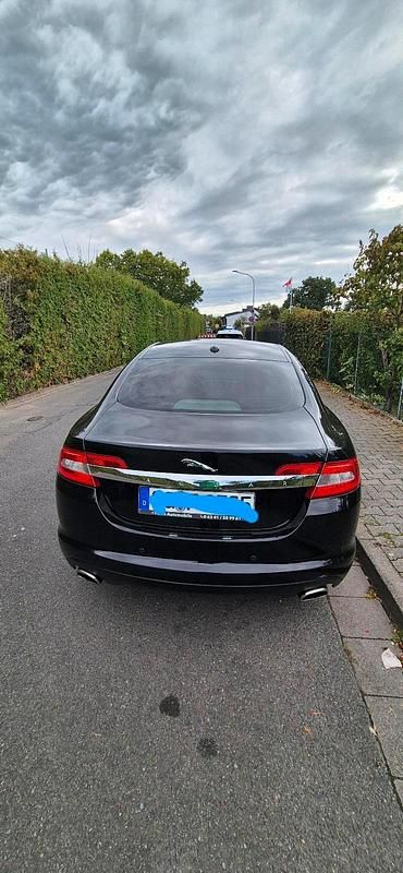 Gebraucht Jaguar XF 211 PS (155 kW) 2011 Schwarz Limousine