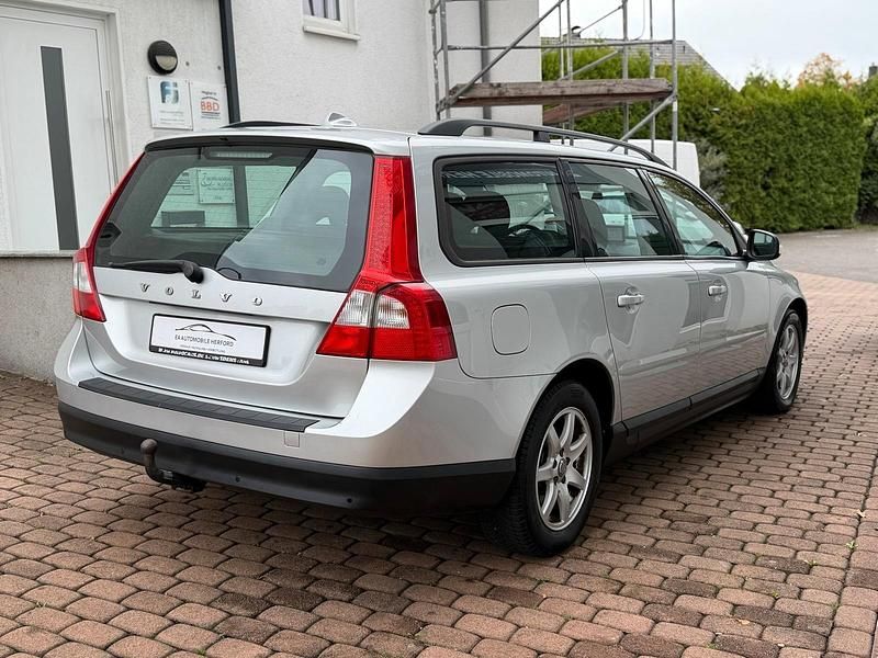 Gebraucht Volvo V70 135 PS (99 kW) 2009 Silber Kombi