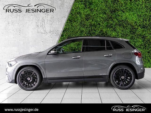Grau Gebraucht 2025 Mercedes GLA180 AMG line SUV | 41.850 € (Fairer Preis) - Bild 1/4