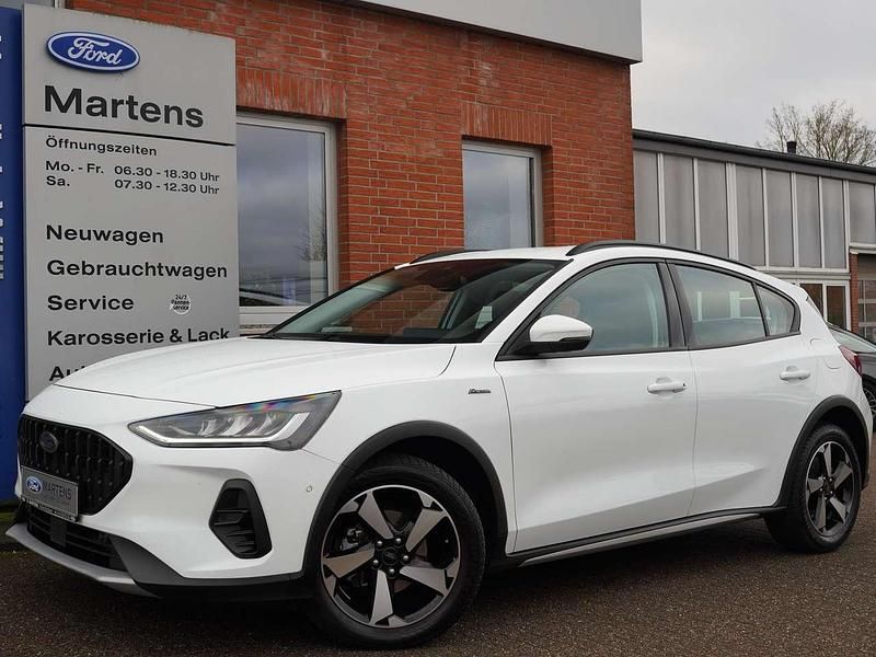Gebraucht Ford Focus Active 155 PS (114 kW) 2023 Frostweiß Kleinwagen