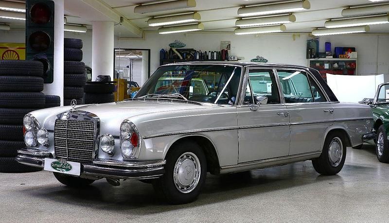 Gebraucht Mercedes 300 200 PS (147 kW) 1970 Silber Limousine