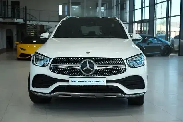 Gebraucht Mercedes GLC400d AMG line 330 PS (242 kW) 2022 Polarweiss  unilack SUV