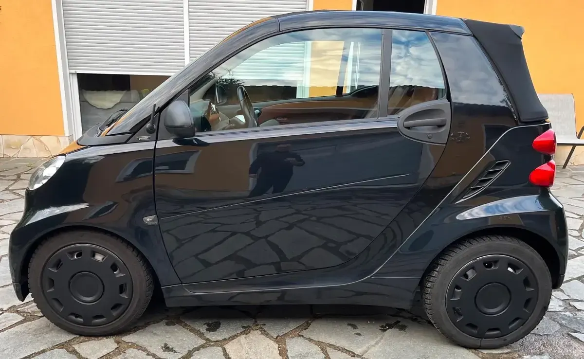 Gebraucht Smart ForTwo Cabrio 70 PS (51 kW) 2011 Schwarz Cabrio