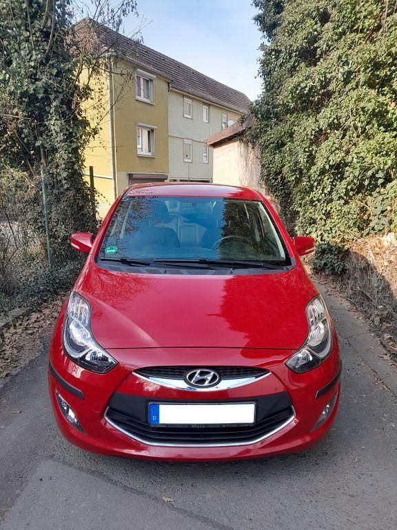 Gebraucht Hyundai ix20 Edition 116 PS (85 kW) 2013 Rot Kleinwagen
