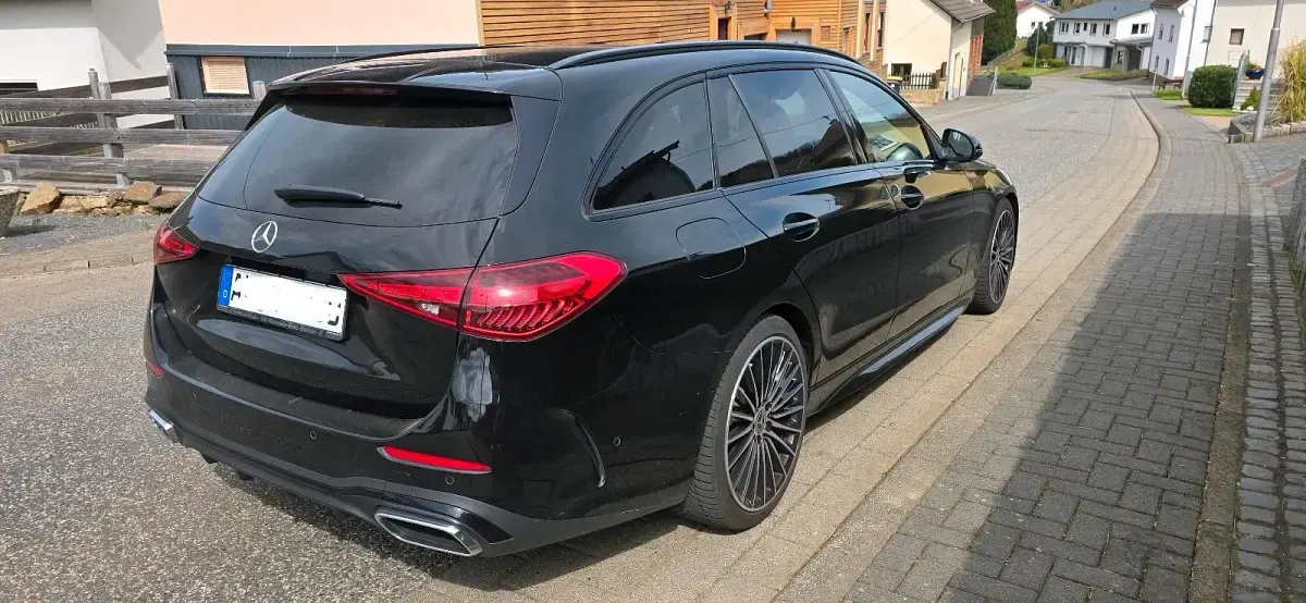 Gebraucht Mercedes C220 AMG line 200 PS (147 kW) 2022 Schwarz Kombi