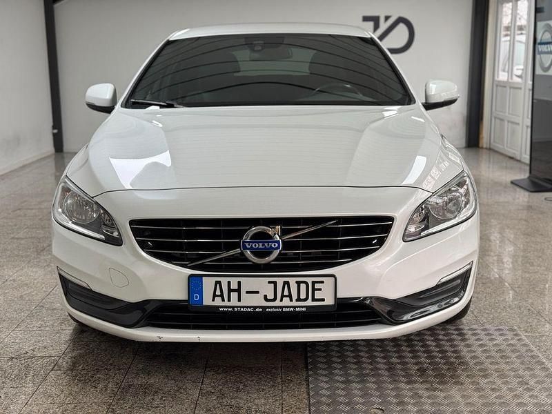 Gebraucht Volvo V60 120 PS (88 kW) 2017 Weiß Kombi