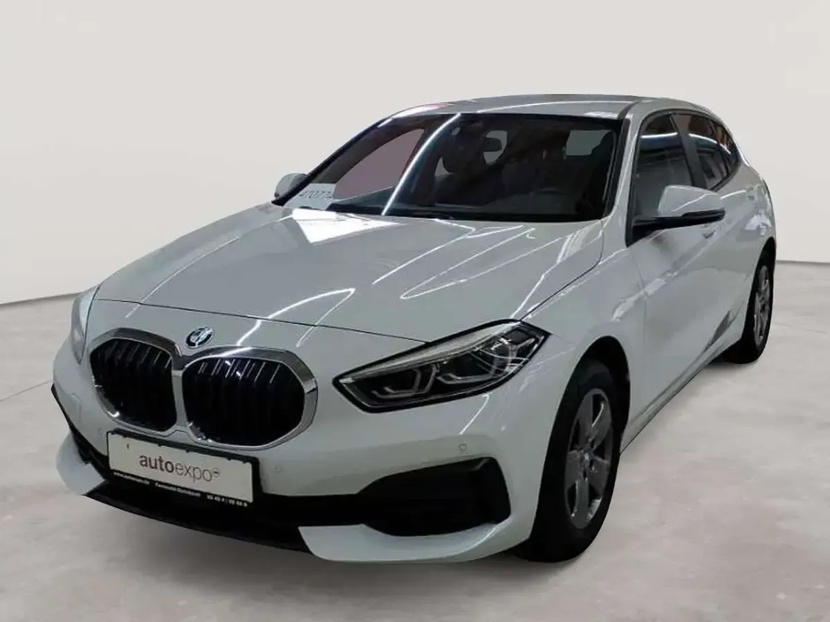 Gebraucht BMW 118 Advantage 136 PS (100 kW) 2023 Alpinweiß Limousine