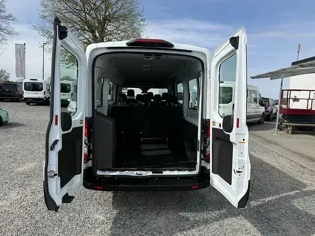 Używany Ford Transit Trend 131 KM (96 kW) 2021 Biały Minivan