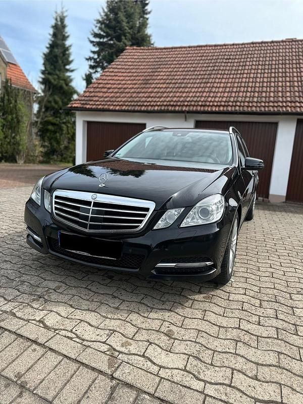 Gebraucht Mercedes E300 Avantgarde 231 PS (169 kW) 2010 Schwarz Kombi