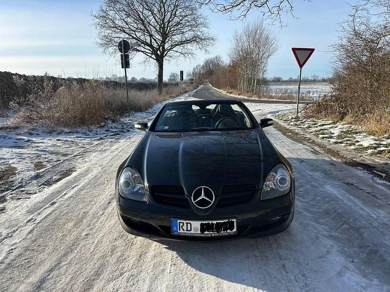Schwarz Gebraucht 2006 Mercedes SLK200 Cabrio | 9.500 € (Guter Preis) - Bild 1/4