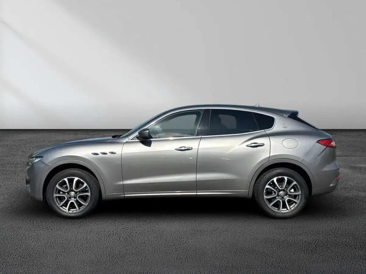 Gebraucht Maserati Levante 349 PS (256 kW) 2019 Grau SUV