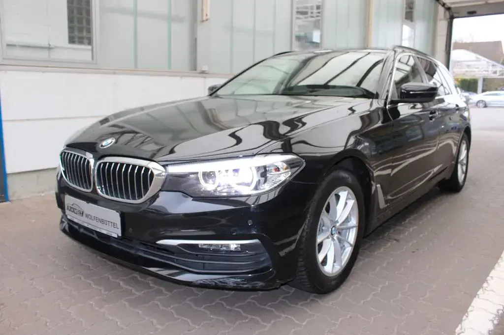 Second-hand BMW 520 Sport Line 190 CP (139 kW) 2018 Negru Break