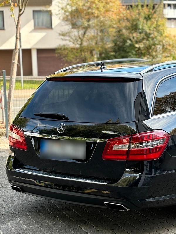 Second-hand Mercedes E350 265 CP (194 kW) 2012 Negru Break