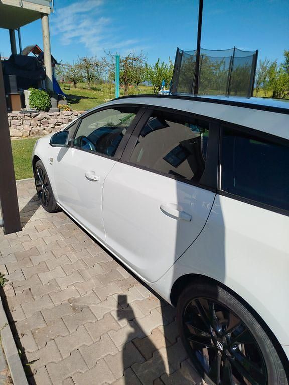 Brugt Opel Astra Edition 140 HK (102 kW) 2013 Hvid Stationcar