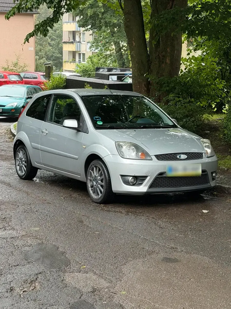 Gebraucht Ford Fiesta ST 80 PS (58 kW) 2008 Silber Kleinwagen