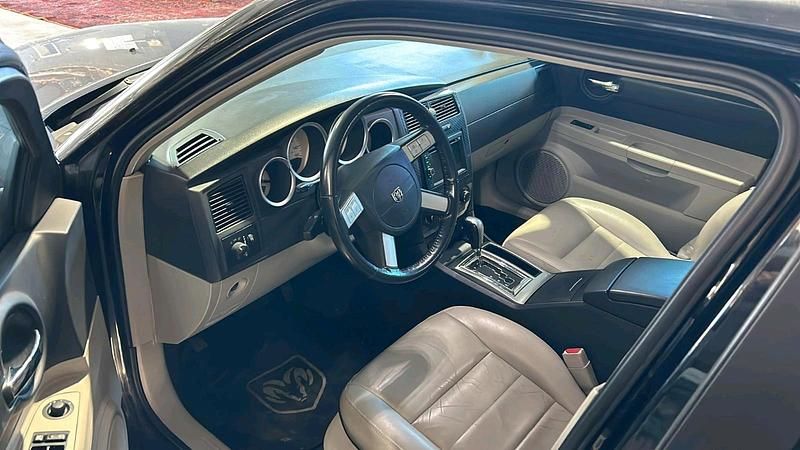 Używany Dodge Charger 345 KM (253 kW) 2006 Czarny Sedan/Limuzyna