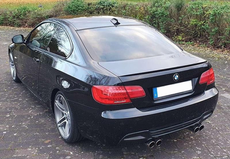 Gebraucht BMW 320 M Sport 170 PS (125 kW) 2012 Schwarz Coupé
