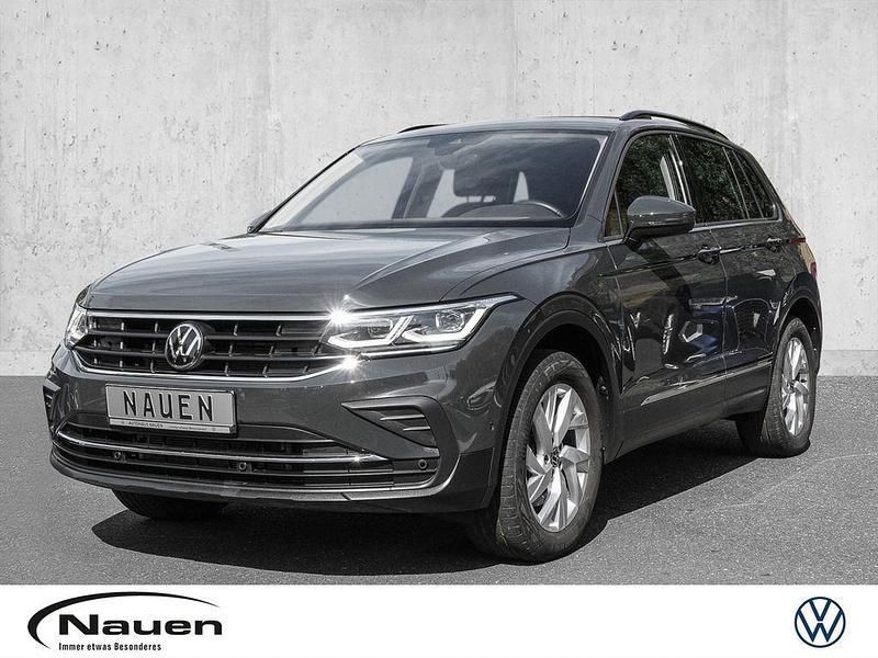 Grau Gebraucht 2023 VW Tiguan Life SUV | 29.980 € (Superpreis) - Bild 1/3