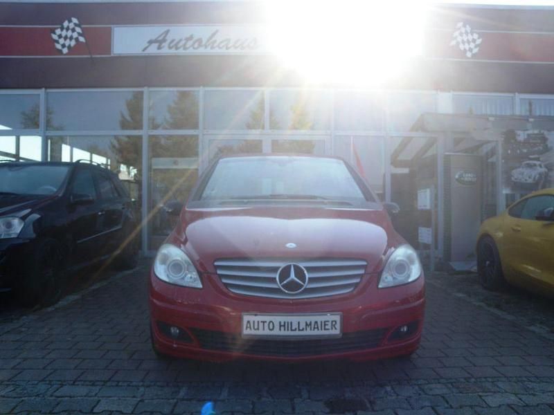 Gebraucht Mercedes B170 116 PS (85 kW) 2006 Rot Van / Kleinbus