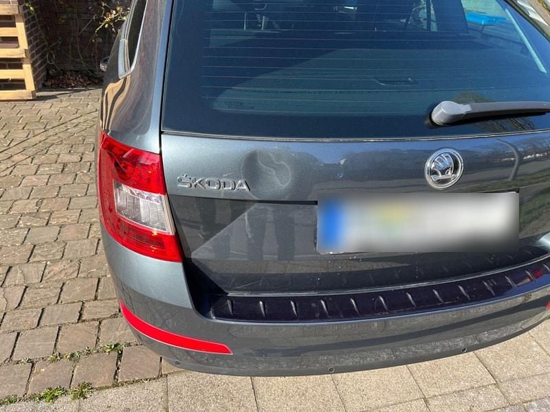 Gebraucht Skoda Octavia Style 150 PS (110 kW) 2016 Grau Kleinwagen