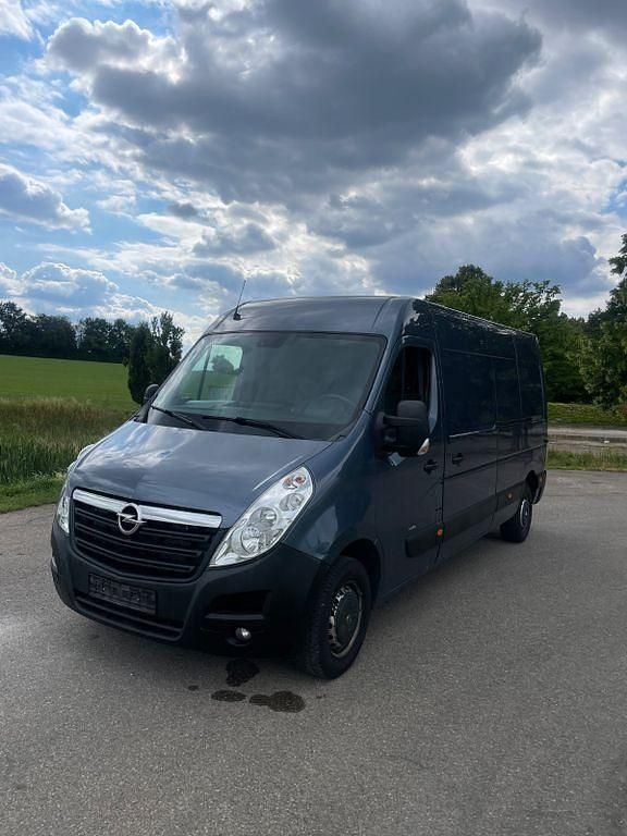 Blau Gebraucht 2018 Opel Movano Van | 13.990 € (Guter Preis) - Bild 1/4