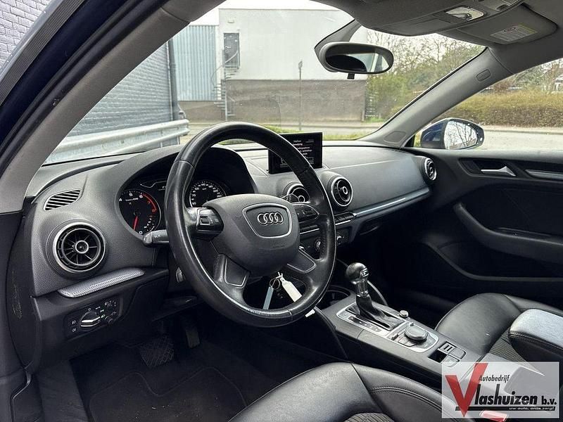 Gebraucht Audi A3 Ambiente 122 PS (89 kW) 2013 Blau Limousine