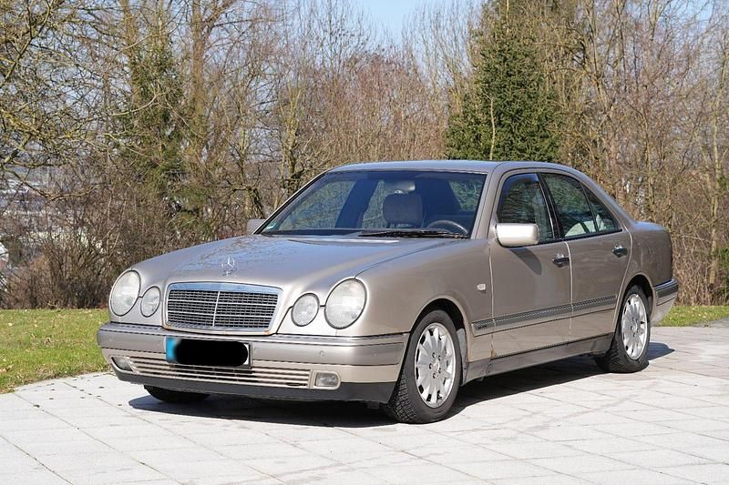Gebraucht Mercedes E280 Elegance 193 PS (141 kW) 1997 Beige Limousine