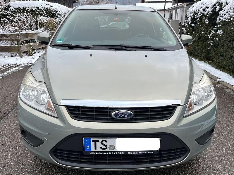 Gebraucht Ford Focus Trend 101 PS (74 kW) 2009 Limousine