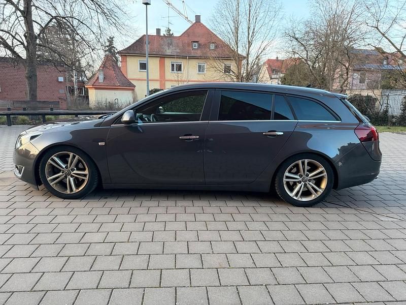 Gebraucht Opel Insignia Eco 195 PS (143 kW) 2014 Grau Kombi
