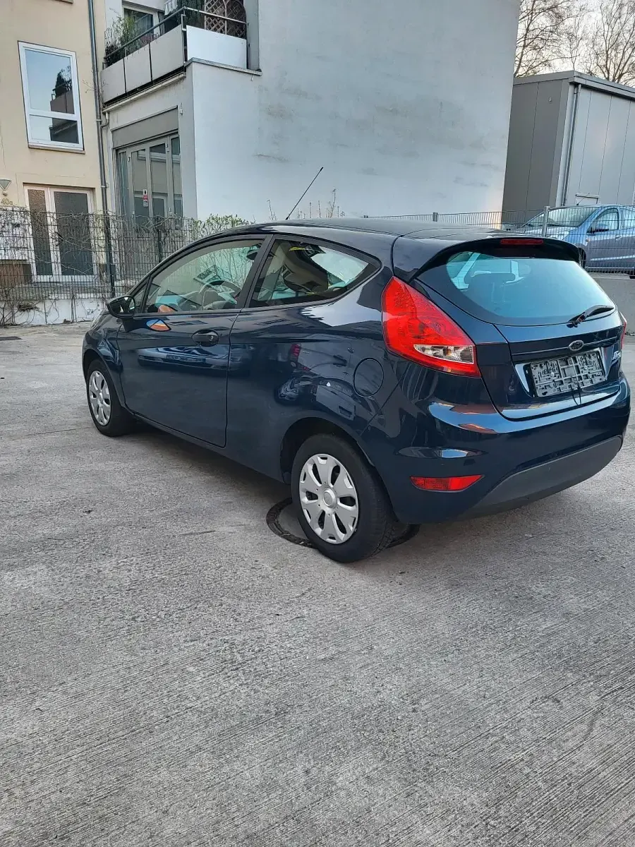 Gebraucht Ford Fiesta 82 PS (60 kW) 2009 Blau Coupé