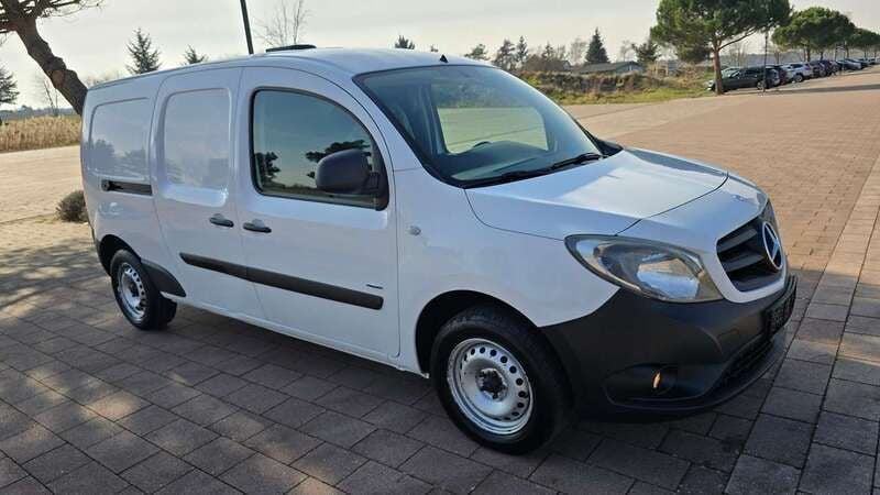 Arktikweiss Gebraucht 2023 Mercedes Citan 109 Van / Kleinbus | 7.980 € (Superpreis) - Bild 1/4