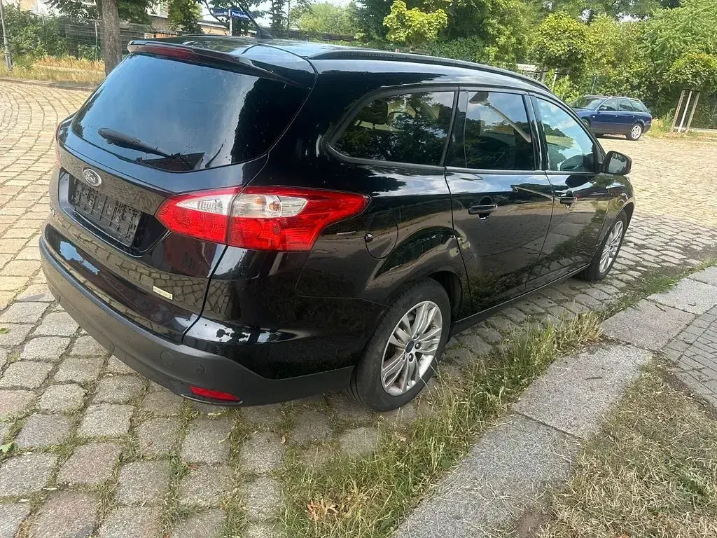 Gebraucht Ford Focus Trend 125 PS (91 kW) 2013 Limousine