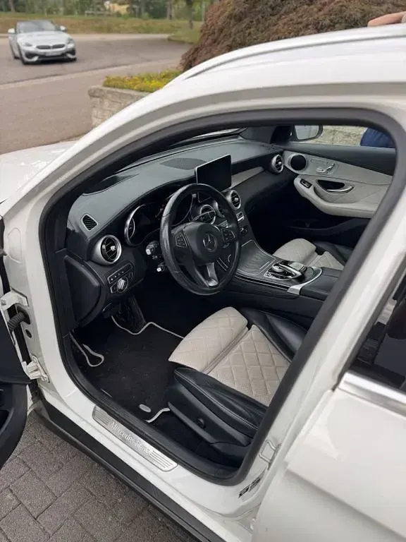 Gebraucht Mercedes GLC220 AMG line 170 PS (125 kW) 2017 Weiß SUV