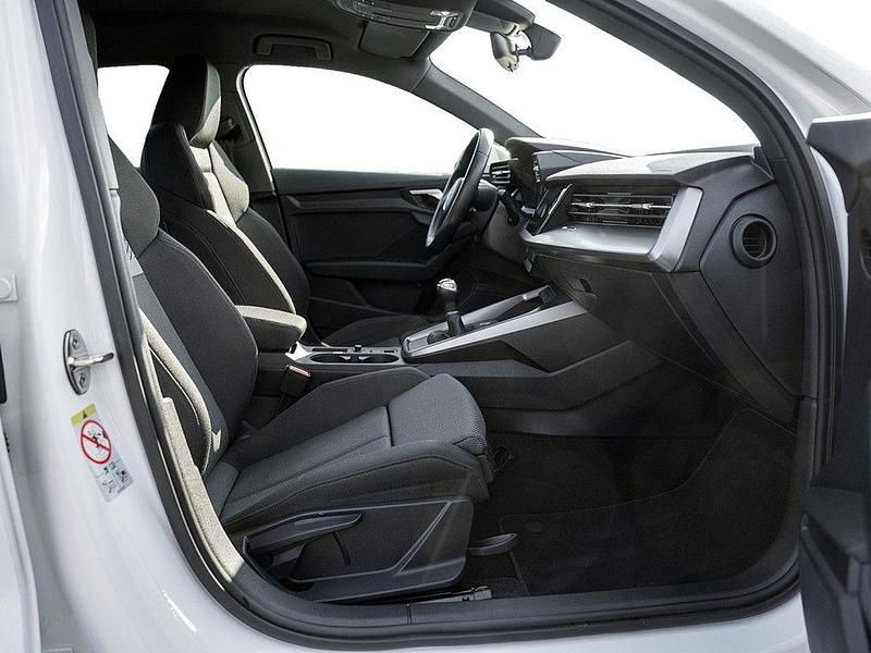 Gebraucht Audi A3 Ambiente 150 PS (110 kW) 2023 Ibisweiss Limousine