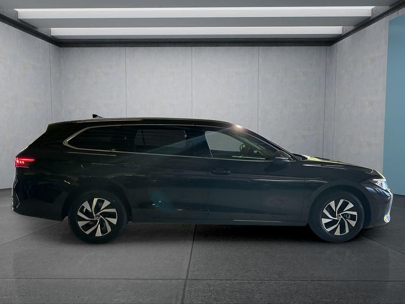 Gebraucht VW Passat 150 PS (110 kW) 2025 Schwarz Kombi